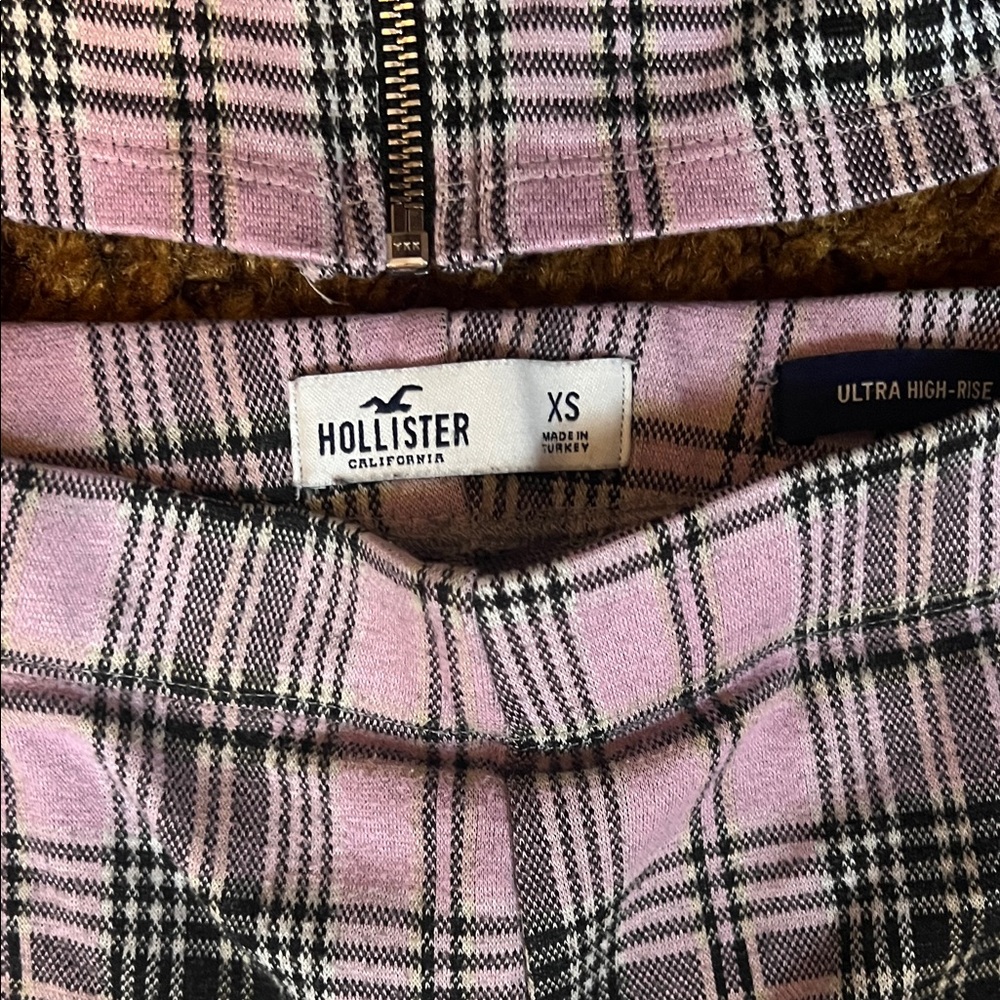 Plaid Women's set - Picture 2 of 3